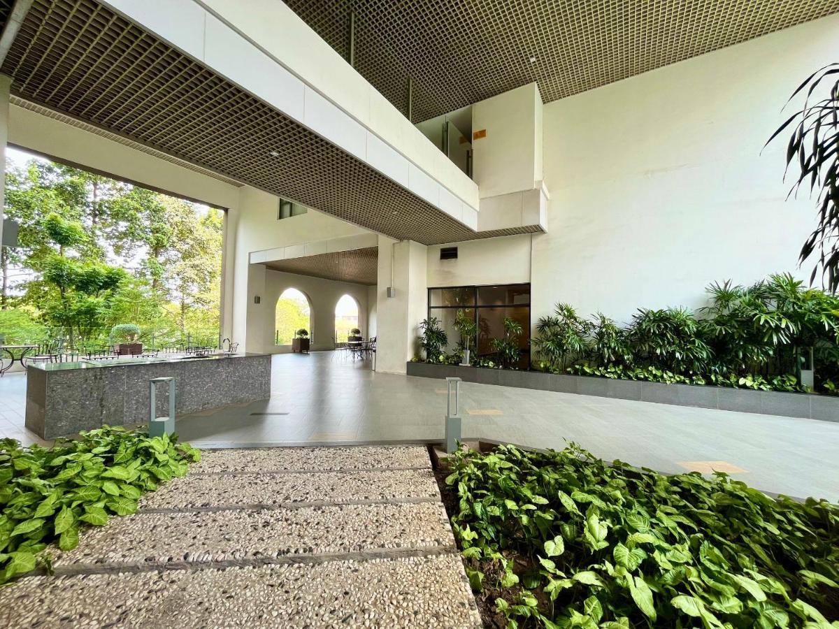 Luxury Near Airport * TP. Hồ Chí Minh